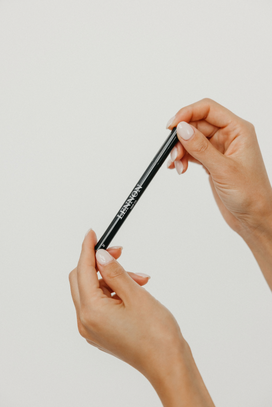 Liquid Eyeliner Growth Serum (black, fine tip application)